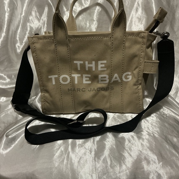 Marc Jacobs Tan Tote Bag - Picture 4 of 12